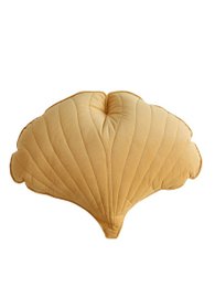 Samt-Ginkgoblatt-Kissen „Honig“.