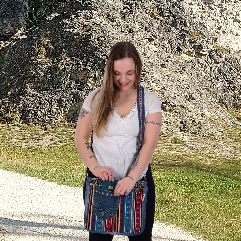 Sunsa Bæredygtig Skuldertaske til kvinder. Skuldertaske lavet af genbrugte jeans og bomuld. Håndtaske vintage retro stil. Crossbody taske til kvinder.