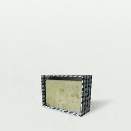 R/4 Handcrafted Soap with Daisy Flower and Cardamom Essential Oil - Sagging Skin