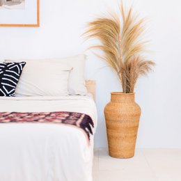 Woven Rattan Vase Round – Large Boho Decorative Vase – Vase Tall & Narrow – Floor Vase Handmade from Natural Fibres (Ø 30 cm) KIDUNG