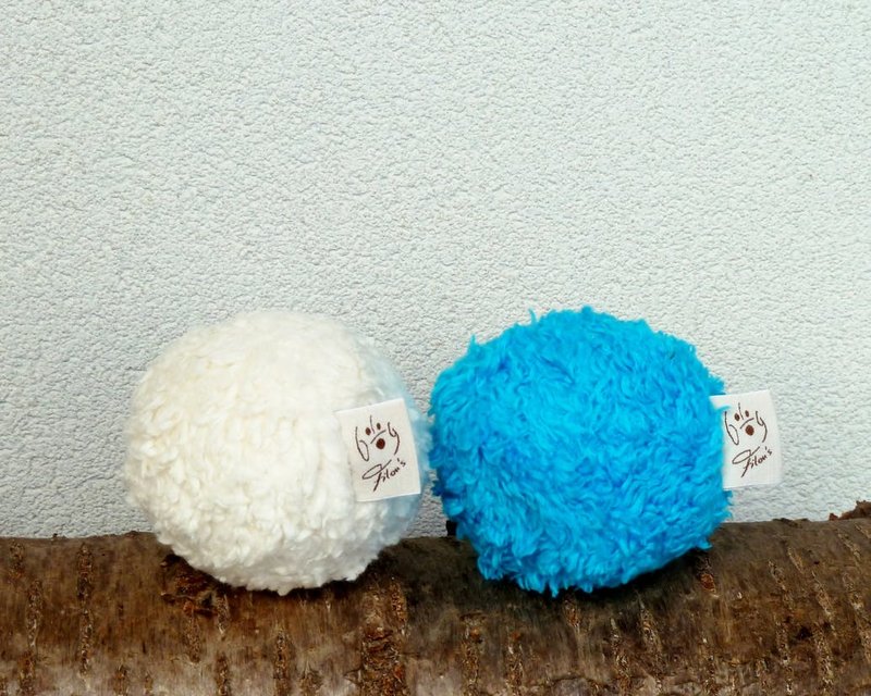 Eco dog toy ball natural white, 30 pieces