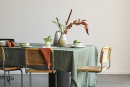 Mantel de Lino Nórdico Verde Musgo (330x145 cm)