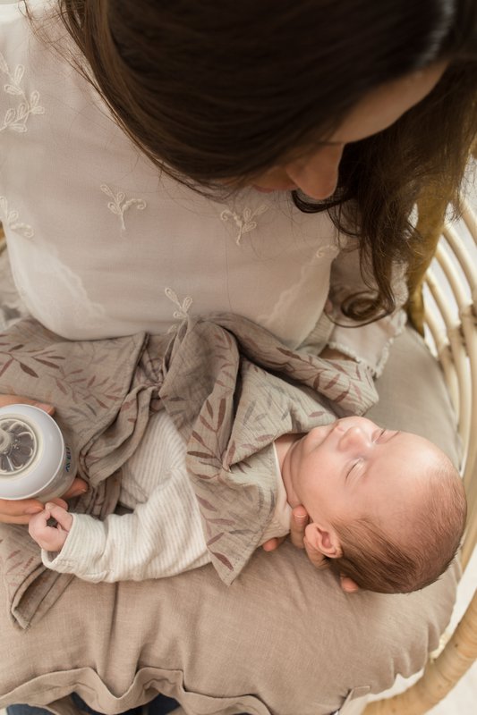 Ammepude i hør - 6 FARVER , ammepude, ammepude i hør, u-formet pude, hjælper til mor og baby, ammepude i hør