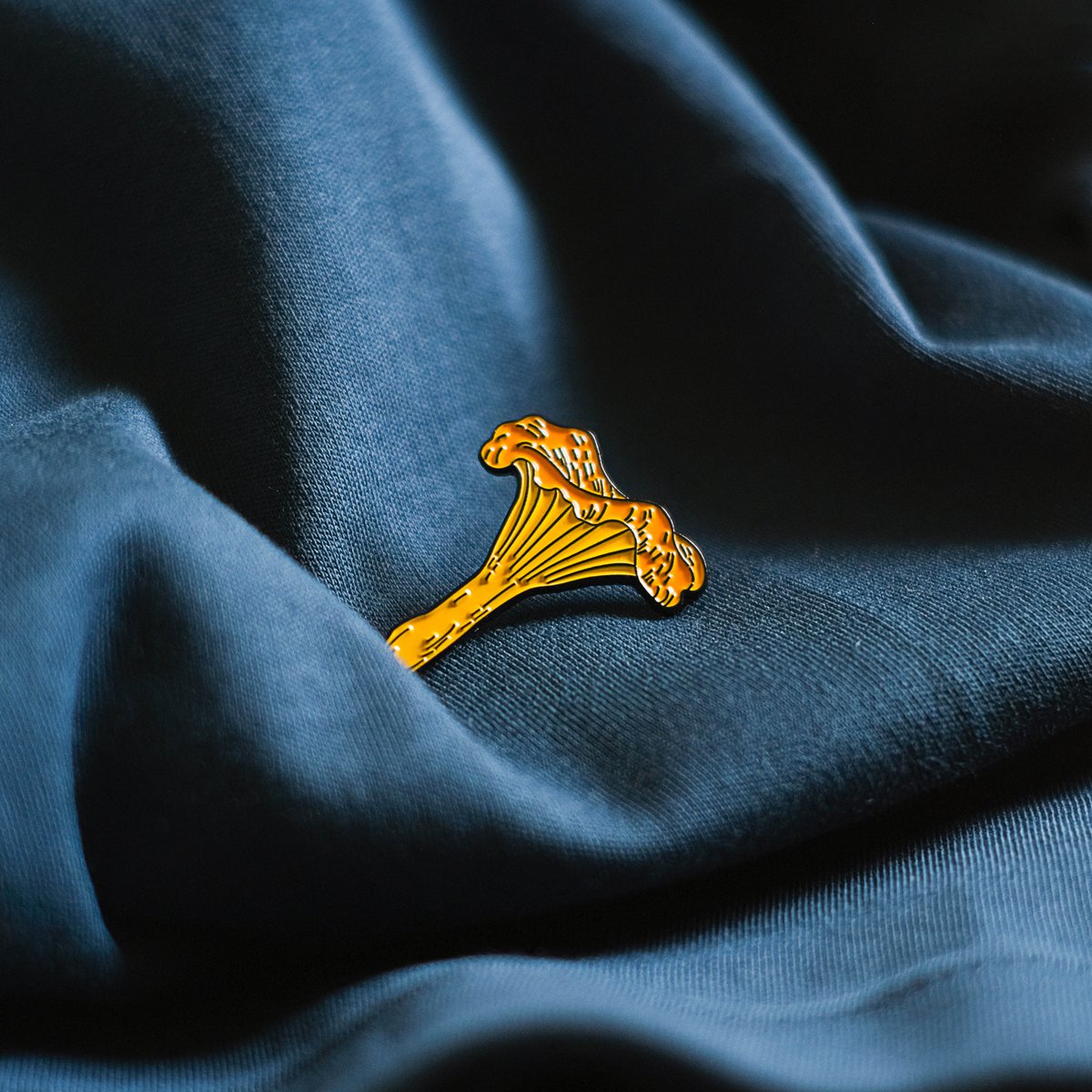 Enamel Pin "Chanterelle"