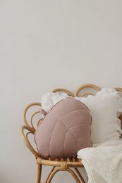 Cuscino in foglie di lino “Rosa Cipria”.