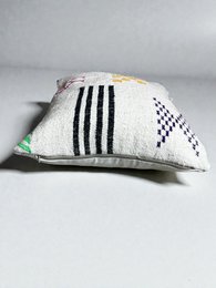 LEY! - Cushion - Colorful Line - 50 x 50 (SOLD LAGERSALE 02/25/26)