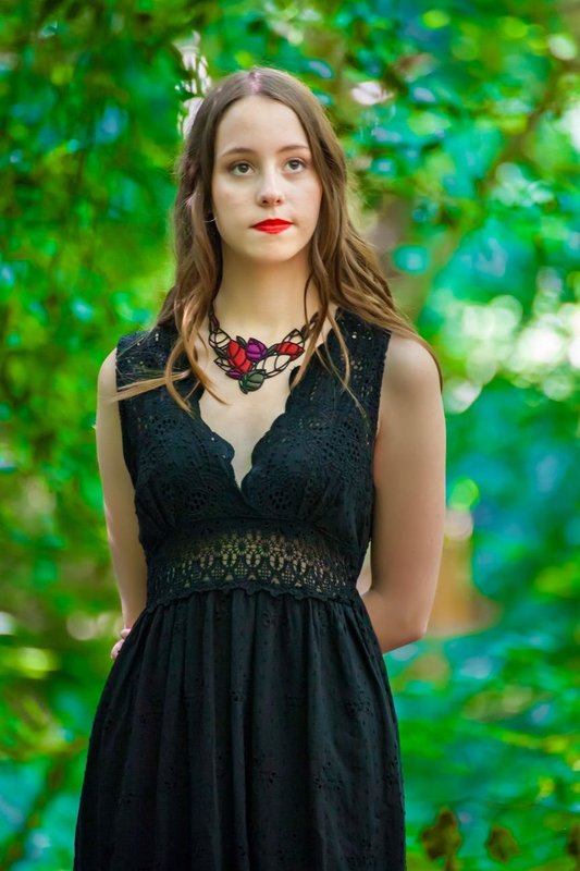 Collar Hojas Llenas De Acacia