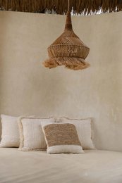 Der Raffia-Stempel-Kissenbezug – Natur