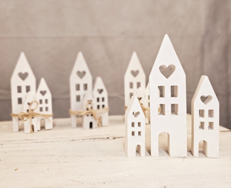 Sæt med 3 minihuse med hjerter