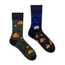 Casual socks featuring a camping-themed design with tents, trees, and a night sky. Available in sizes EU 36-39, EU 40-43, and EU 44-46.