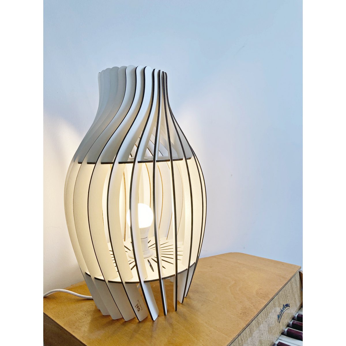 Kanso Lamp: The Elegance of Movement