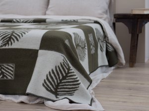 Merino wool bed blanket LEAF green