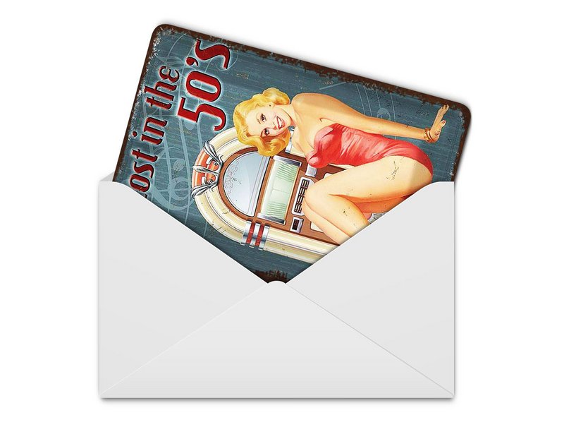 Pocztówka blaszana retro 10x14 cm Kobieta zagubiona w latach 50. z ozdobnym napisem na pudełko z juty