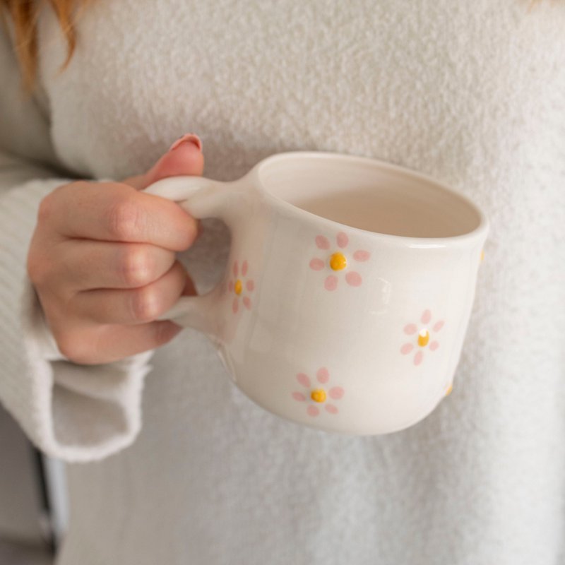 Tazza Noosa – Tazza in ceramica fatta a mano con manico intrecciato 300 ml