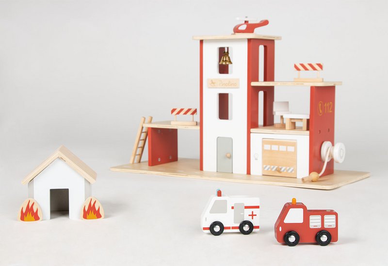 Fire station „Ben” with accessories
