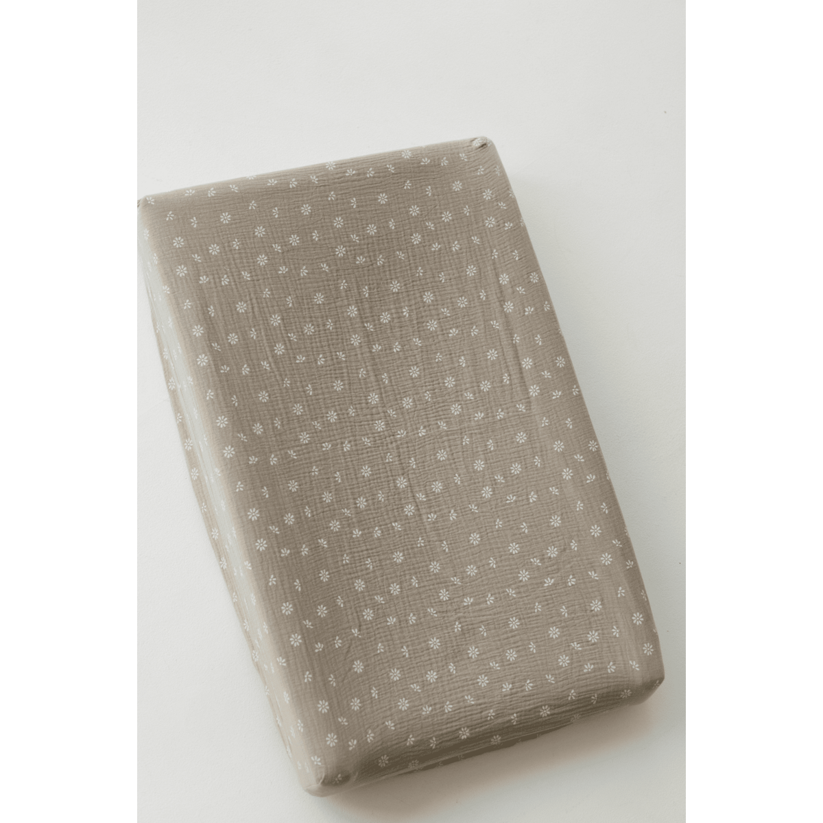 Tisu luierveranderende kussendeksel, beige madeliefje