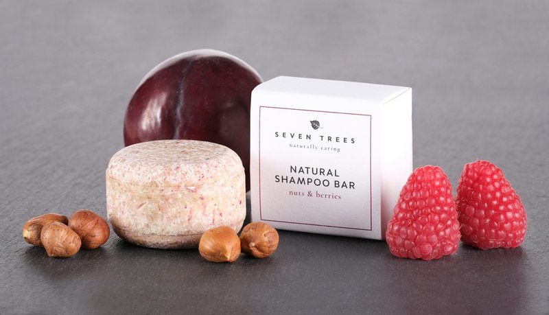 FRUTTA A GUSCIO - Shampoo solido per capelli con polvere di tonka, olio di semi di prugna ed estratto di semi d'uva e lampone