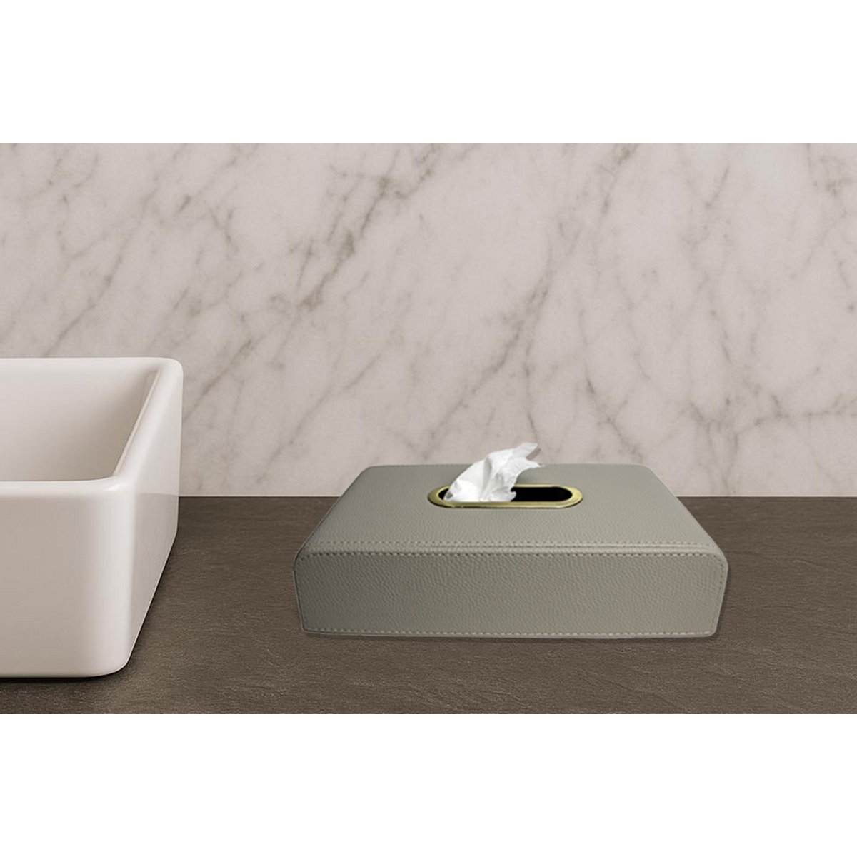 Tapping Box di stoffa in pelle sintetica grigio chiaro con apertura in ottone