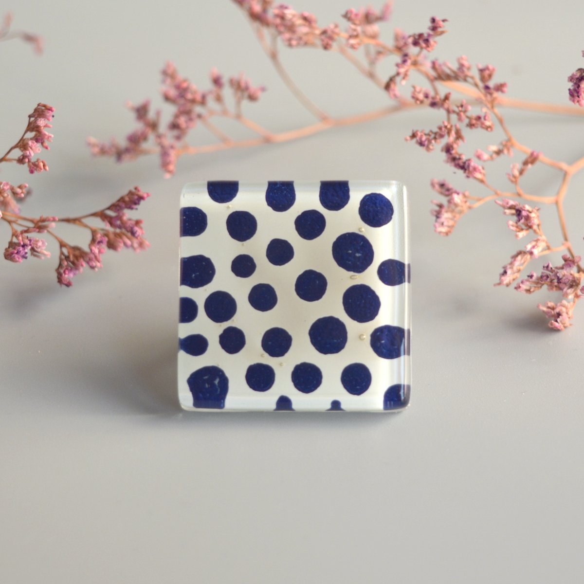 Oversized blå polka Dot ring, justerbar størrelse