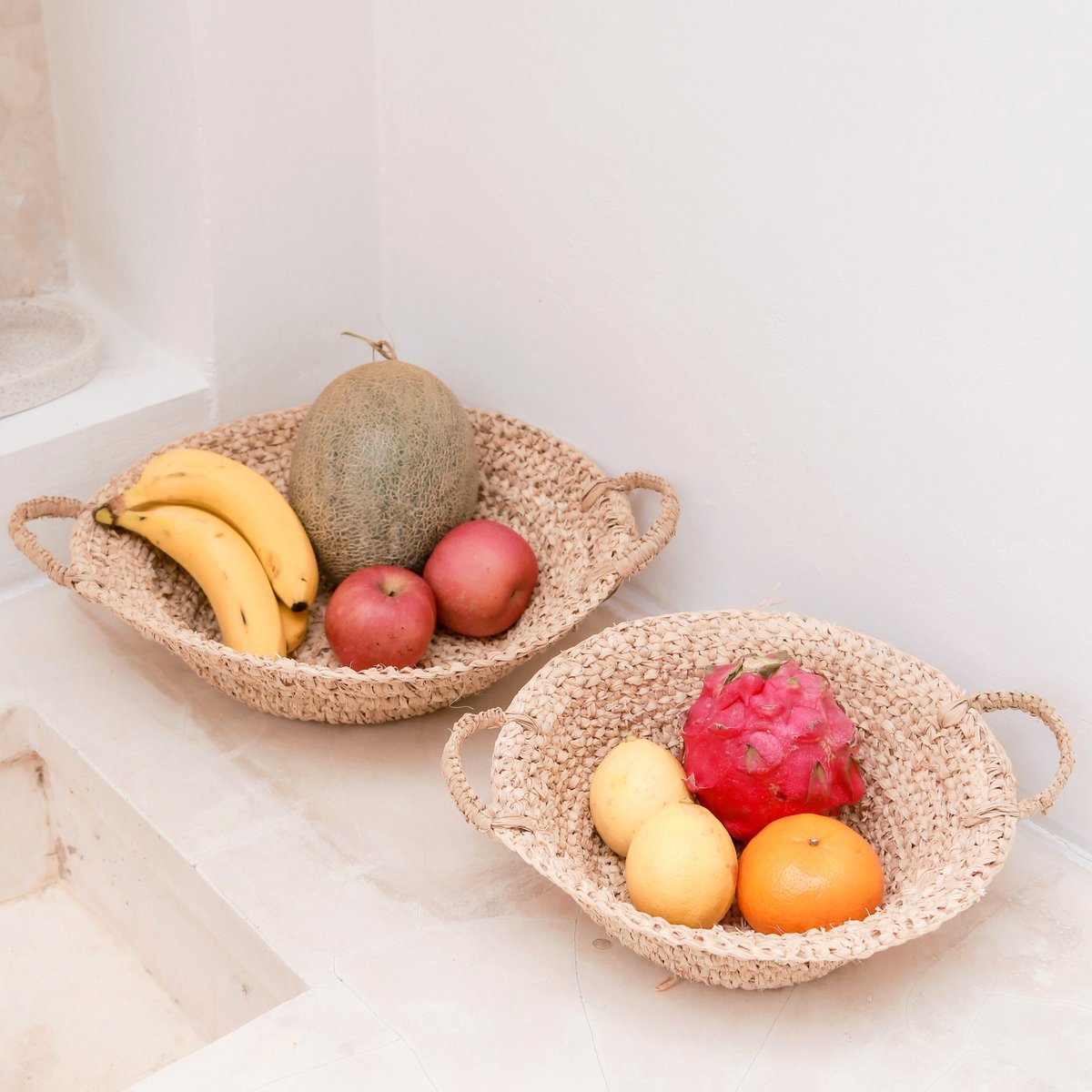 Vævet Raffia skål | Frugtskål lavet af lette naturlige fibre | Brødkurv RAGA (2 størrelser)