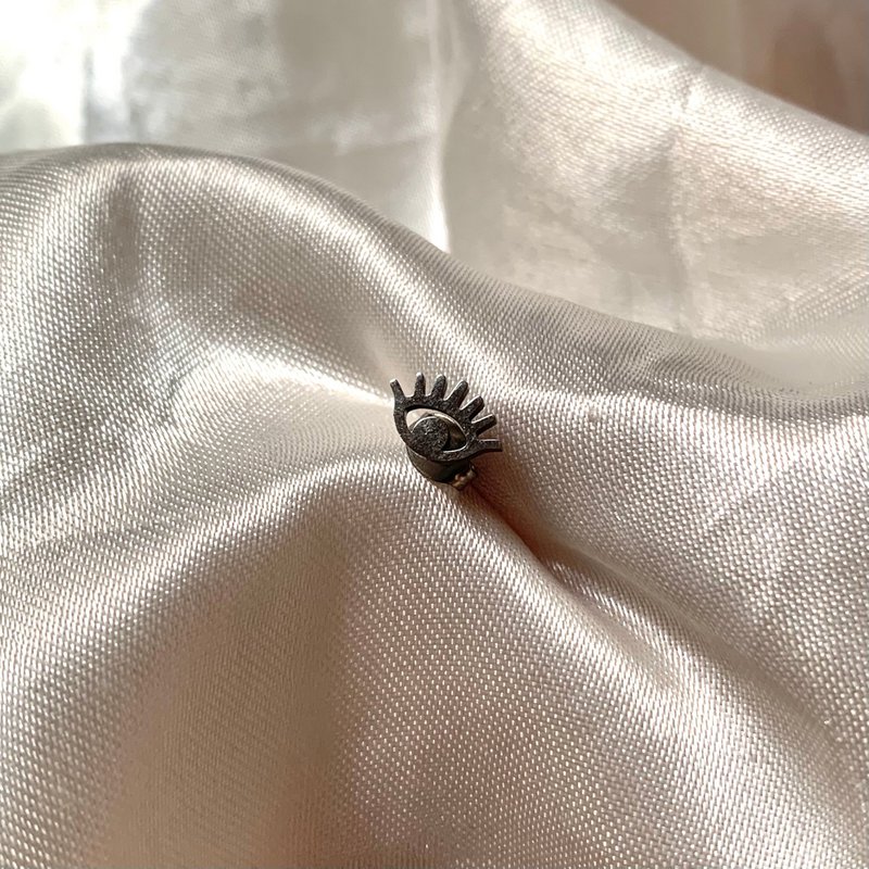 Ojo Stud Plata