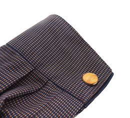 Elegant round cufflinks made of real olive wood, diameter approx. 18 mm, rounded inlay with great grain