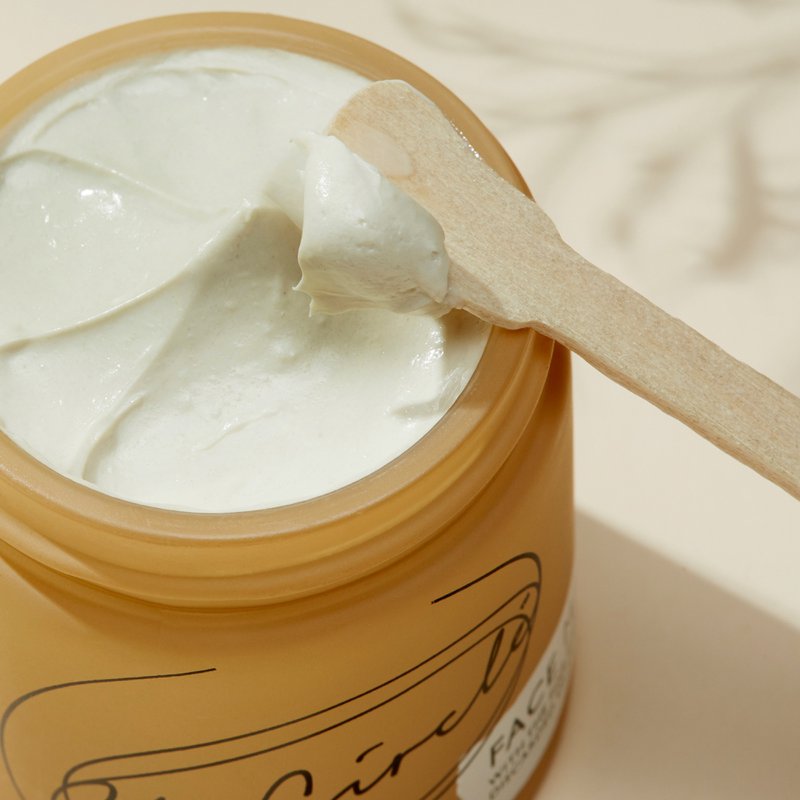 Maschera per il viso con argilla caolino