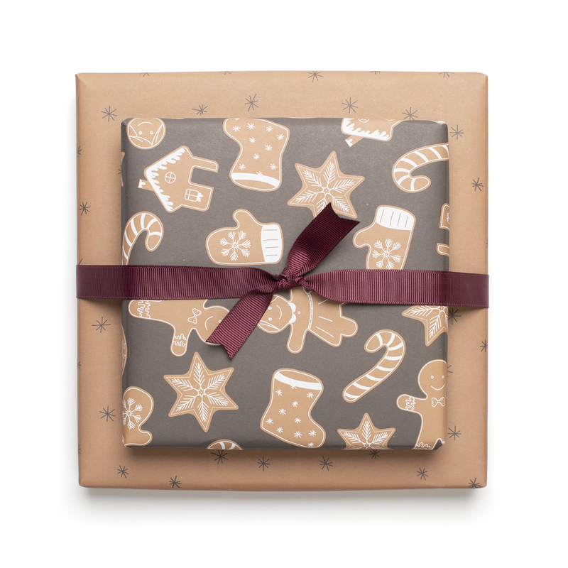 Doppelseitiges Geschenkpapier Weihnachten "Lebkuchen" Weihnachtsplätzchen in Beige und Braun aus 100% Recyclingpapier