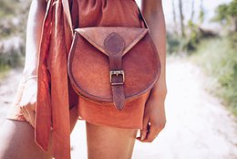 Bolso De Hombro Aasia De Cuero
