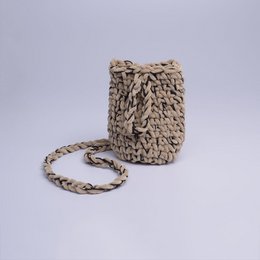 “Elise fluffy” crochet phone pouch beige + black