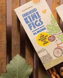 KUMILIO Premium Kími fig GIFT BOX filled with Nuts & dark Chocolate dipped 180g