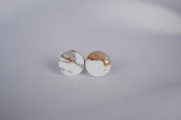 Sol oorknopjes in wit en metallic
