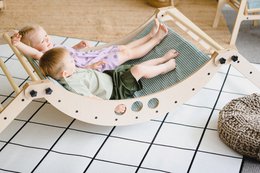 Juego de triángulo de escalada y balancín transformable Luula SLEEPER