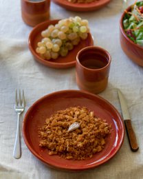 assiettes en argile jaune