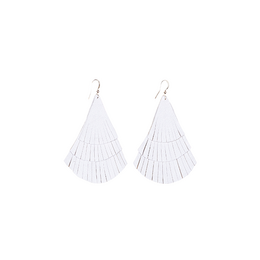  White leather earrings with fringes and tassels.
