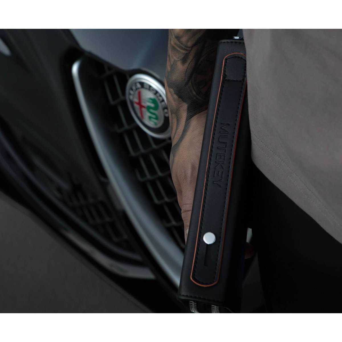 Mutekey Homage | RFID Blocking Travel wallet