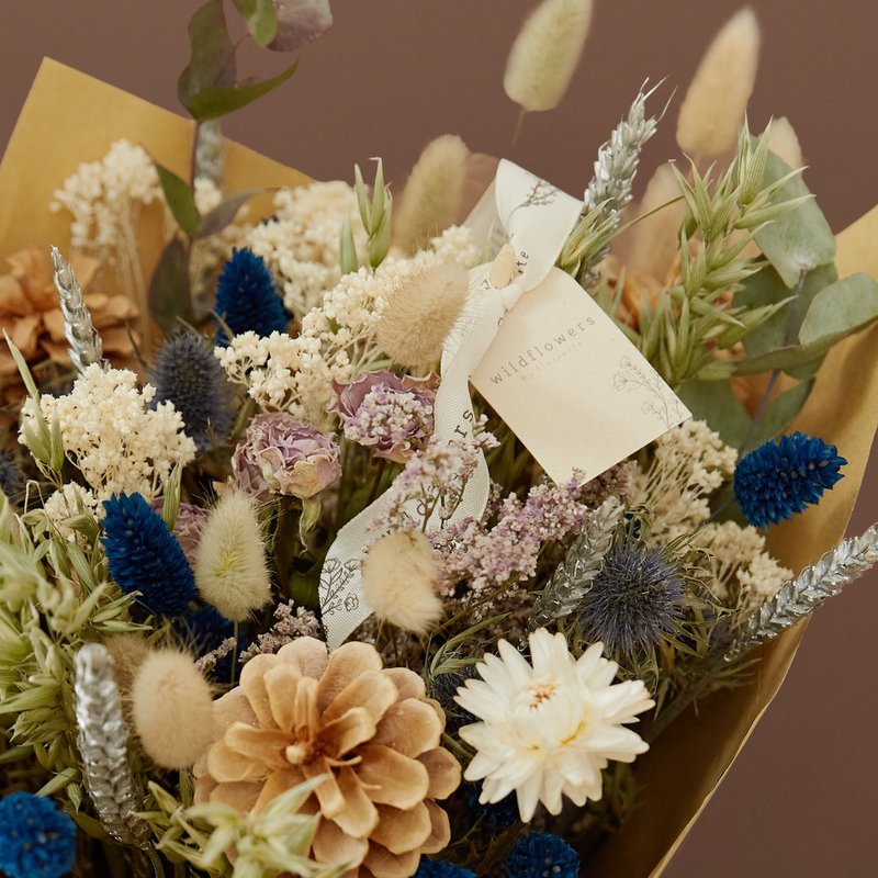 Klassischer Trockenblumenstrauß – Silver Frost