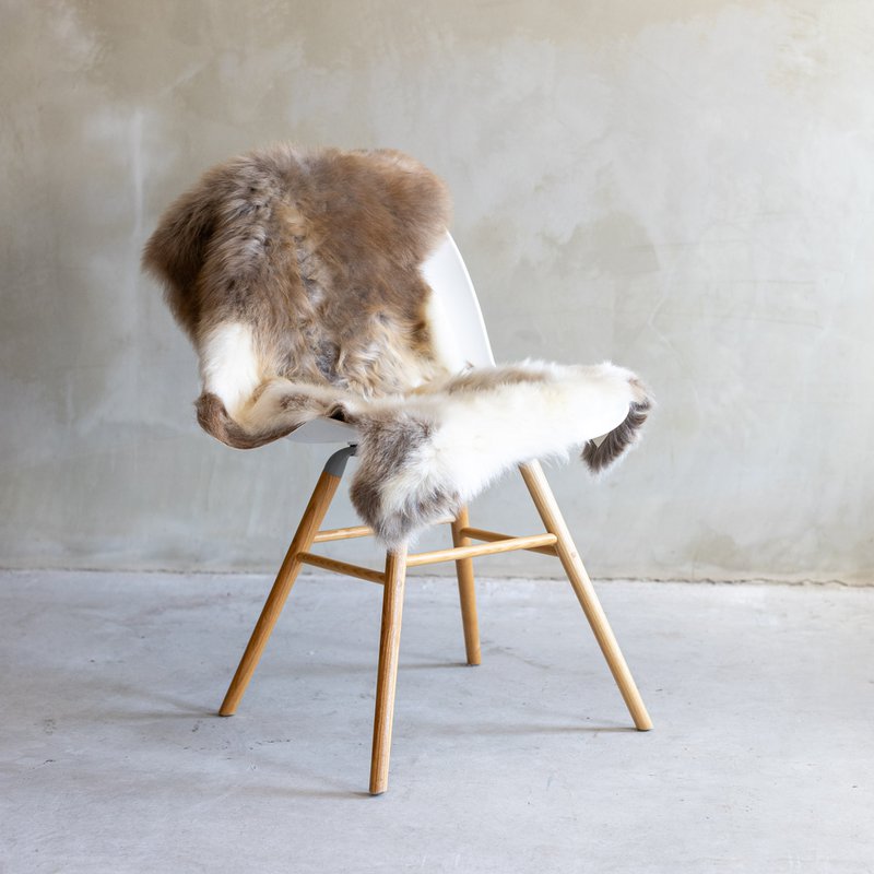 Value-Grade Sheepskin Rug | High-Volume | 4 Styles
