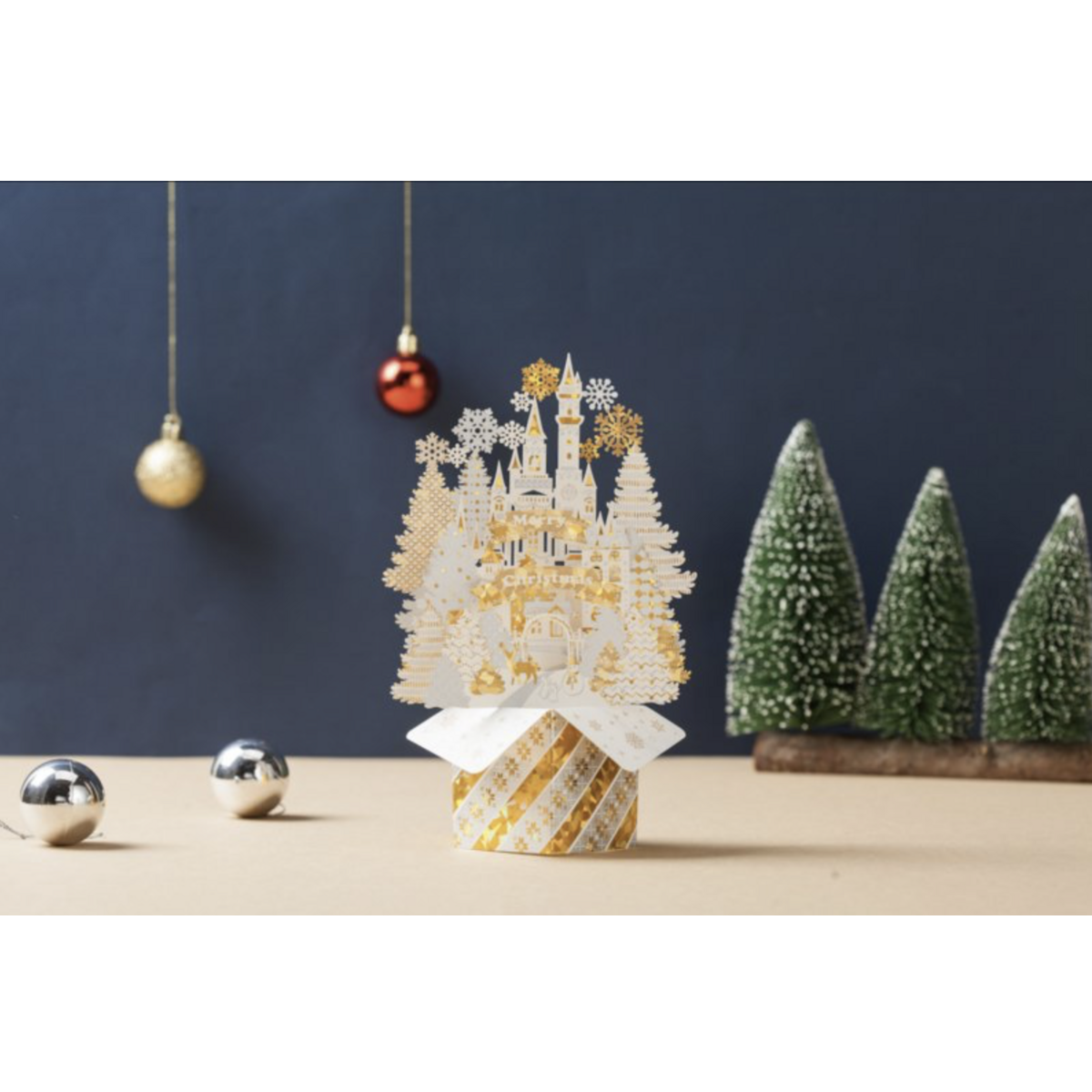 3D Pop up gold white Christmas card with snowflakes and Christmas tree