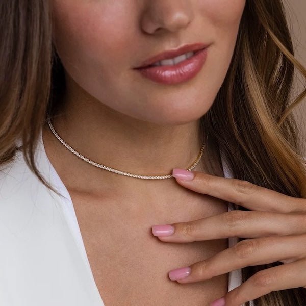 Collana girocollo Rivière dall'aspetto intramontabile con diamanti