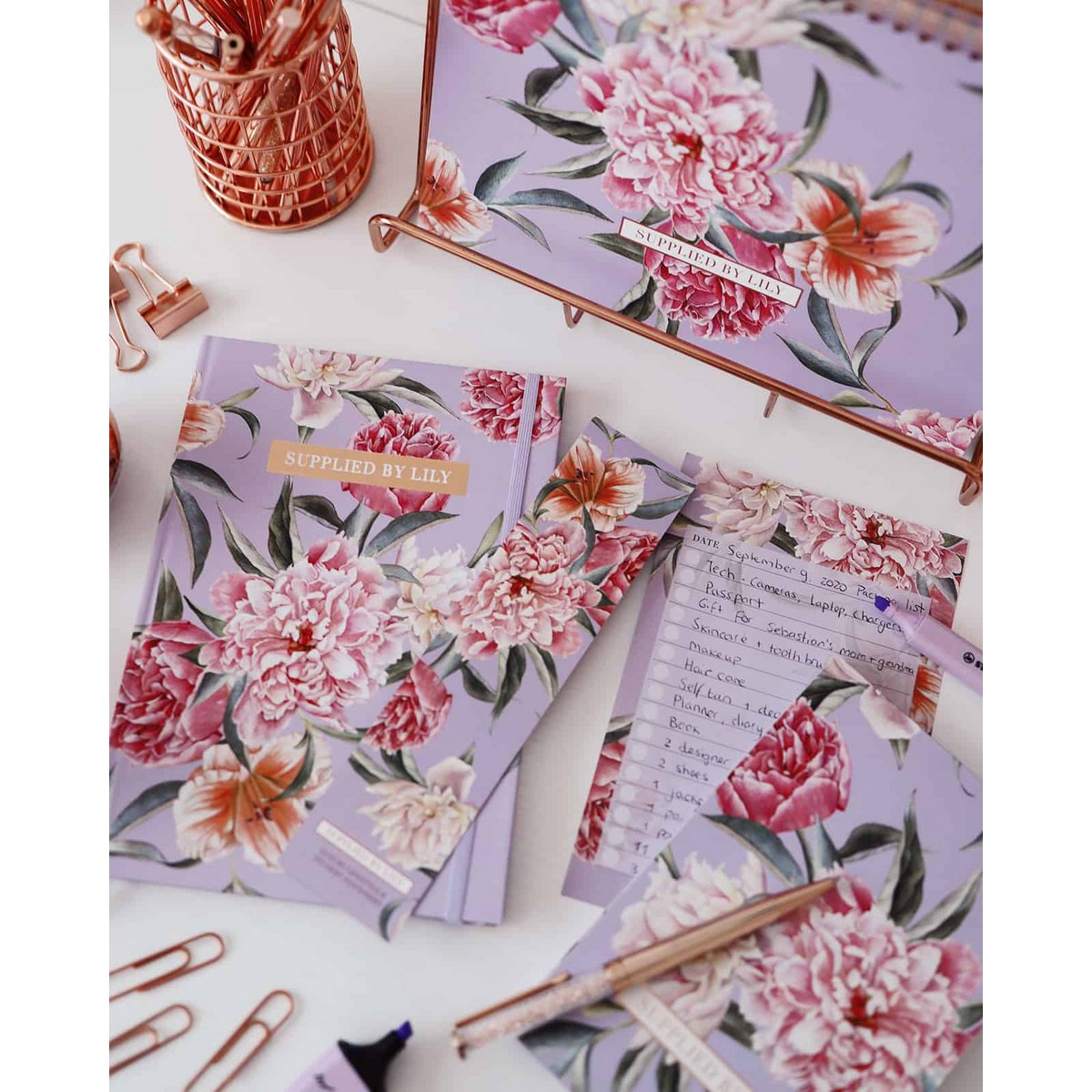 Bullet Journal in luxuriösen lila Blumen