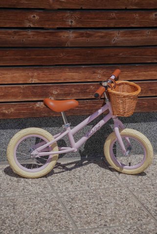Balance bike in pastel pink color with wicker basket Isabelle Rose
