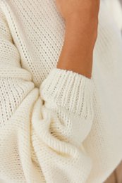 Sweter z wełną GIGI - OFF WHITE