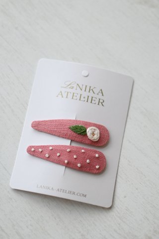 Haarspeldjes Roos en blad + stippen zalmroze