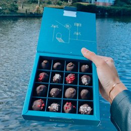 Organic date chocolates: mix pack