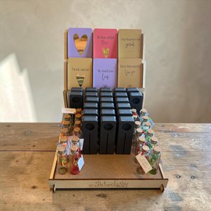 Display met A7 kaarten houdertjes en buisjes