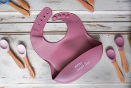 Silicone bib dark pink 30x23 cm Little Isabelle Rose