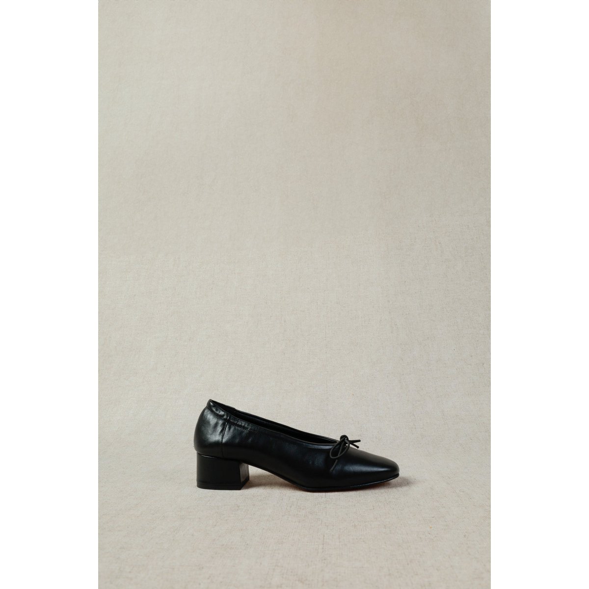 MOREN BLACK – Soft Leather Unstructured Low-Heel Pumps