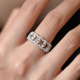 Schillerner Prinzessinstil Spitzenring