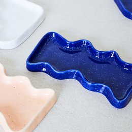 Vassoio Wave in ceramica - Rettangolo blu